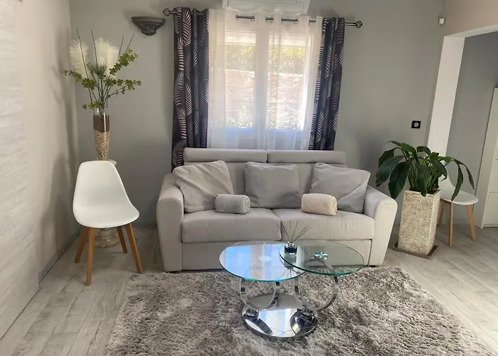 Maison, Hauteur De * Nîmes